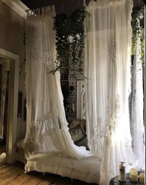 Room Deco, Redecorate Bedroom, Aesthetic Rooms, Dreamy Room, Canopy Bed, Design Del Prodotto, Dream Room Inspiration, Diy Curtains, Meditation Room