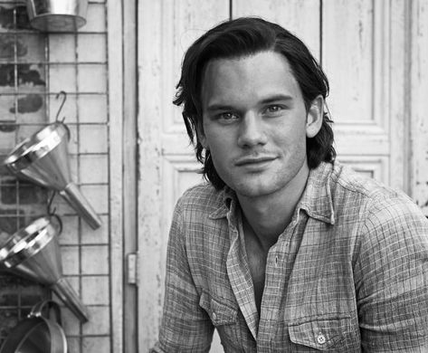 Jeremy Irvine Jeremy Irvine Mamma Mia, Jeremy Irvine, Heart Eyes, Smash Book, Pinterest Board, Boyfriend Material, The Little Mermaid, Celebrity Crush, Long Hair