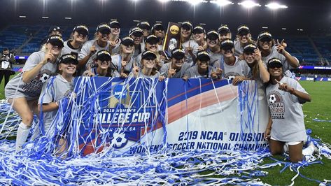 Women win soccer championship Men's Water Polo, Soccer Aesthetic, Soccer Championship, Soccer Women, Penalty Kick, Ncaa Championship, Women's Soccer, Free Kick, Three Star