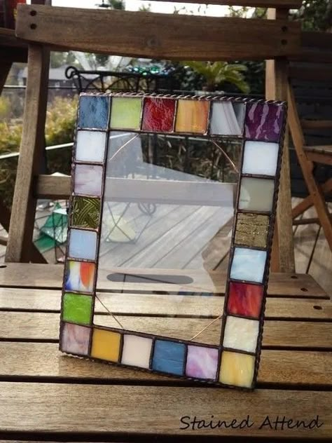 Stained Glass Mirror Patterns, Mirror Stained Glass Ideas, Stained Glass Mirrors Ideas, Tiffany Frame, Stained Glass Picture Frame, Stained Glass Frames, Stained Glass Mirror, Glass Art Pictures, Glass Picture Frames