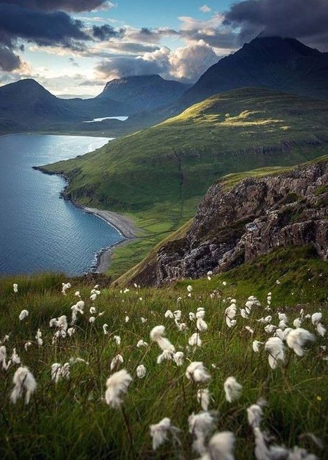 Isle of Skye Land Photography, Scotland Photography, Isle Of Skye Scotland, Bonnie Scotland, Skye Scotland, Voyage Europe, England And Scotland, Summer Landscape, Isle Of Skye