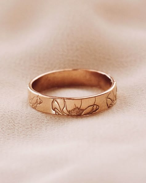 Floral Gold Rings, Floral Engraved Ring, Perfect Meaning, Poppy Jewelry, August Flower, Poppy Ring, The Bling Ring, Ring Bands, Gold Flower Ring