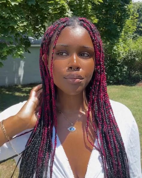 Reverse ombré red and black braids Reverse Ombré Braids, Reverse Ombre Braids, Red Ombre Braids, Red And Black Braids, Ombre Braids, Ombre Twist, Reverse Ombre, Ombre Braid, Red Ombre