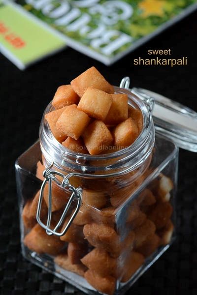 Shankarpalli  aka shakarpare,  are sweet maida biscuits also called as sweet diamond biscuits are a popular Indian snack item prepared during Diwali & Holi....Well, not just during festivals but also as a ... Shakkarpare Recipe, Maida Recipes Snacks, Easy Snack Recipes Indian, Shankarpali Recipe, Festival Snacks, Diwali Sweets Recipe, Snacks Sweet, Easy Indian Recipes, Recipe Sweet