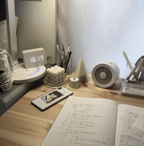 Brown Desk Aesthetic Inspiration, Light Brown Study Table Aesthetic, Brown Study Table Aesthetic, Black Desk Aesthetic Korean, Korean Desk Aesthetic Minimalist, Study Essentials, Study Decor, Aesthetic Apartment, Desk Makeover