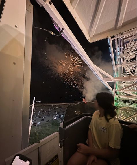 fireworks on the ferris wheel on 4th of july old orchard Ferris Wheel Date, Ferris Wheel Aesthetic, Elsie Silver, Wheel Pose, Benson Boone, Devils Night, Old Orchard, Right Brain, Summer Friends