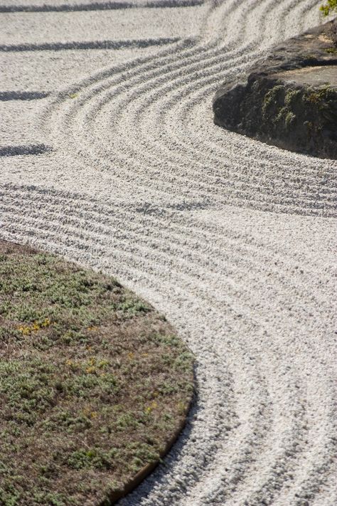 Sand Landscape Design, Sand Garden Zen, Gravel Gardens, Architecture Pattern, Zen Sand, Zen Sand Garden, Sand Garden, Peace Design, Car Advertising Design