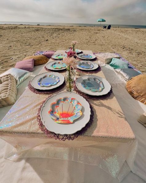 Picnic Party Table, Charleston Sc Beaches, Slumber Party Decorations, Charleston Bachelorette, Party Seating, Small Gathering, Beach Birthday Party, Mermaid Cove, Boho Table