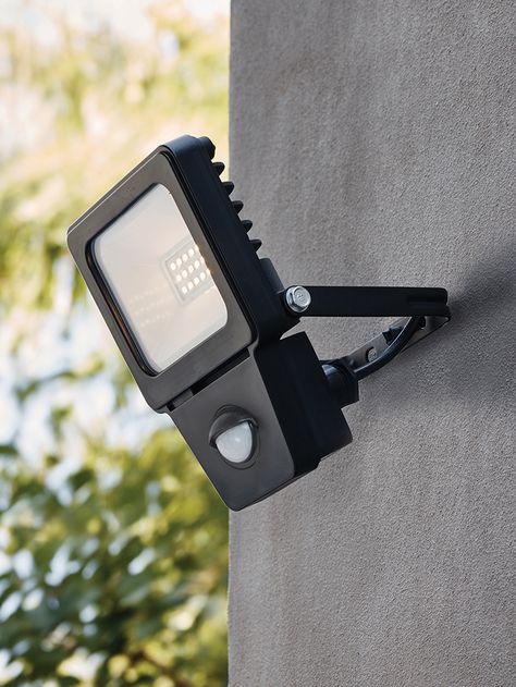 Exterior Security Lights, Solar Powered Lamp, Exterior Lights, Solar Street Light, Architectural Section, Beacon Lighting, Flood Light, Security Lights, Flood Lights