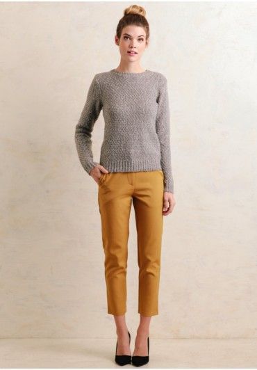 grey-sweater-and-mustard-pants via Mustard Jeans Outfit, Mustard Pants Outfit, Yellow Pants Outfit, Mustard Jeans, Colored Pants Outfits, Mustard Yellow Pants, Cropped Pants Outfit, Mustard Outfits, Mustard Pants