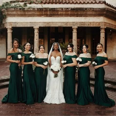 Hunter Green Bridesmaids Dresses, Dark Green Bridesmaids Dresses, Winter Green Bridesmaid Dresses, Emerald Green Bridesmaid Dresses Fall, Dark Green Bridal Party, Dark Green Wedding Party, Sage Green And Black Wedding, Deep Green Bridesmaid Dresses, Dark Bridesmaid Dresses