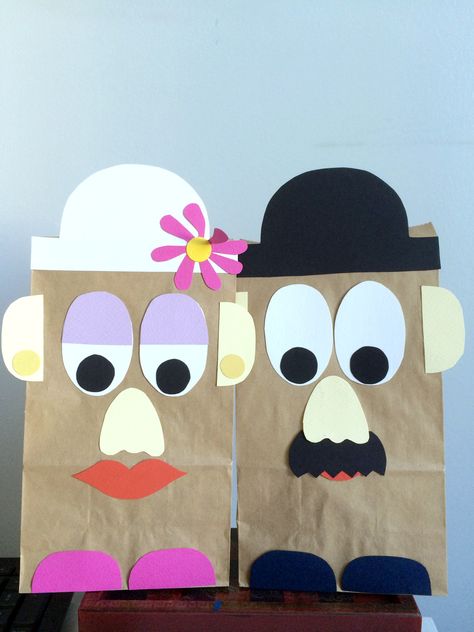 Toy Story Party Favors, Mr And Mrs Potato Head, Toys Topic, Disfraz Toy Story, Letter P Crafts, Toy Story Decorations, Toy Story Crafts, Teaching Board, Mrs Potato Head