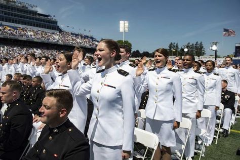 Female Navy Officer, Commissioning Ceremony, Female Navy, Communication Specialist, Paternity Leave, Anastasia Romanov, Mommy And Baby Pictures, My Future Job, Military News