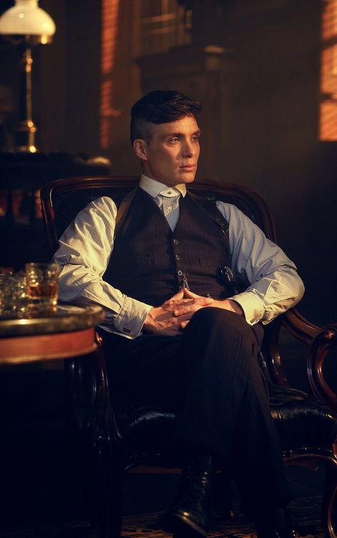 Thomas Shelby Aesthetic, Shelby Aesthetic, Peaky Blinders Fashion, Bff Pfp Matching Aesthetic, Peaky Blinders Characters, Gangster Style, Peaky Blinders Thomas, Iphone Wallpaper Classy, Doctor Strange Marvel