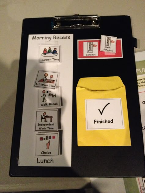 Daily schedule option. Use a clip board Special Education Classroom Setup, Teacch Activities, Spring Lesson Plans, Educational Assistant, Life Skills Class, Sped Classroom, Visual Schedules, Inclusive Education, Clip Board