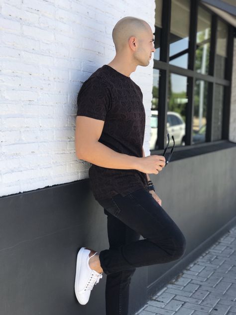 Shaved Head Inspiration, Bald Men Outfit, Bald Mens Fashion, Bald Man Aesthetic, Bald Men Style Fashion, Bald Men Style Fashion Outfits, Bald Men Fashion, Bald Fashion, Shaved Head Styles