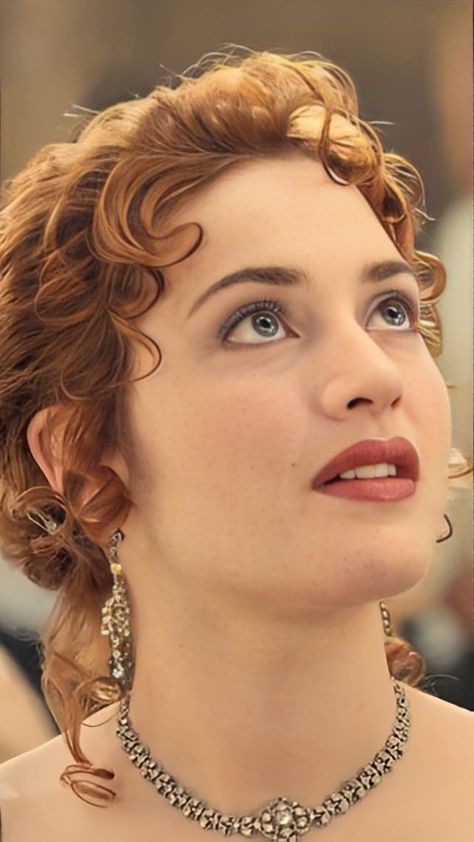 Kat Winslet, Kate Winslet 90s, Rajini Kanth, Titanic Wallpaper, Titanic Kate Winslet, Afghan Wedding Dress, Titanic 1997, Afghan Wedding, Arabian Beauty Women