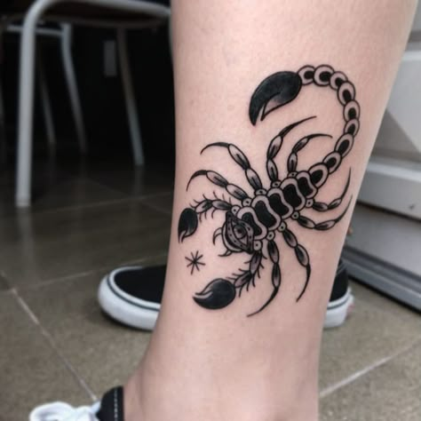 1998 Tattoo, Traditional Tattoo Drawings, Traditional Tattoo Inspiration, Grunge Tattoo, Scorpio Tattoo, Traditional Tattoo Sleeve, Scorpion Tattoo, Traditional Tattoo Design, Knee Tattoo