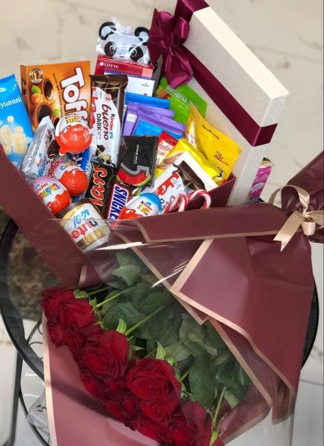 Flowers And Chocolate Gift Aesthetic, Food Set Up, Funny Stick Figures, Sassy Wallpaper, Teddy Bear Gifts, Foodie Instagram, Snack Shop, Snack Gift, Chocolate Flowers