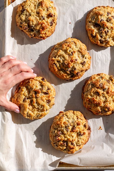 Levain Coconut Chocolate Chip Cookies, Levain Pumpkin Chocolate Chip Cookies, Levain Oatmeal Cookie Recipe, Levin Cookie Recipe, Levain Copycat Cookies, Levain Bakery Caramel Coconut Chocolate Chip Cookies, Levain Lemon Cookies, Levain Cookie Recipe Copycat, Copycat Levain Bakery Cookies