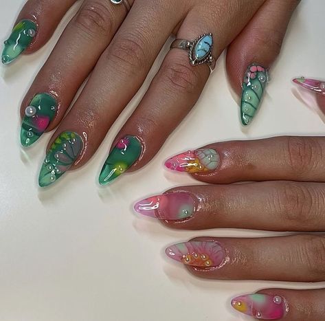 Chaotic Nails, Water Droplet Nails, Fairy Aesthetic Nails, Coconut Girl Nails, Kitsch Nails, Jellyfish Nails, Nails Charm, Nails Metallic, Nails Star