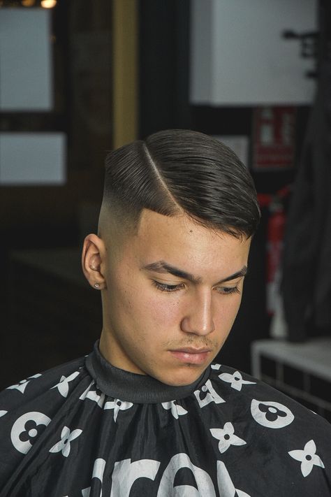 Mid Fade Side Part Haircut Men, Hair Lines For Men, Side Part Hairstyles Men, Short Hair Side Part, Combed Back Hair, Hard Part Haircut, Crew Cut Hair, Gentleman Haircut, Taper Fade Curly Hair