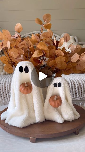 Ashley Savage | Home Decor on Instagram: "👻Mini Sherpa Ghost DIY👻 comment MINI GHOST to get the details to this easy Halloween DIY sent to your inbox! No better time than now to start stocking up on supplies for all the fun Halloween and fall DIYs especially since it is Amazon prime week and a lot of it is on sale!  • • • #sherpaghost #diyhomedecor #halloweendiy #halloween #easydiys #ghostdiy #diymama #halloweenideas #spookyseason #spookyszn" Sherpa Ghost, Holiday Woodworking Projects, Diy Ghost Decoration, Fall Diys, Mini Ghost, Ghost Crafts, Halloween Ghost Decorations, Ghost Diy, Halloween And Fall