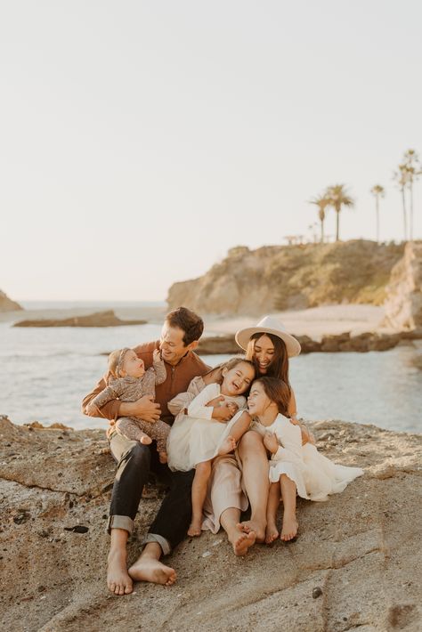 As a SoCal photographer, I know all the best Laguna Beach photo spots. Let's dive into my top 3 favorites and their pros and cons! Laguna Beach Family Photos, Laguna Beach Wedding Photos, California Family Photos, Treasure Island Laguna Beach, Laguna Beach Photos, Laguna Beach Couples Session, Laguna Beach California Photography, Laguna Beach Maternity Photos, Laguna Beach Photoshoot