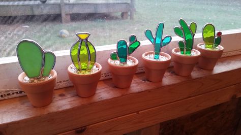 Stained glass cactus! Great gift for the plant or succulent lover! by MooncalfGlass on Etsy Stained Glass Cactus, Succulent Diy, L'art Du Vitrail, Glass Cactus, Deco Nature, Glass Sculptures, Stained Glass Flowers, Stained Glass Diy, Stained Glass Crafts