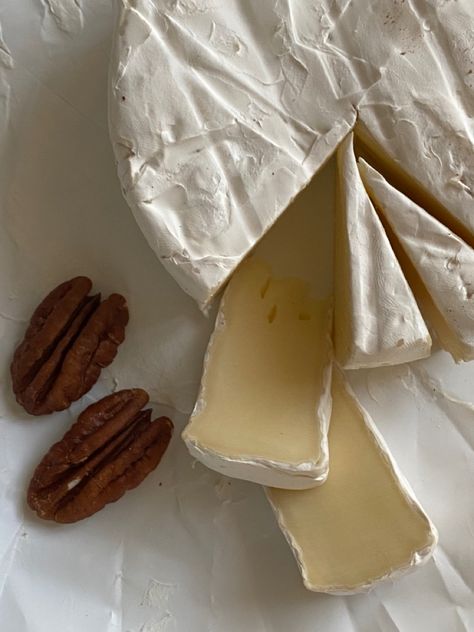 Brie Aesthetic, Cheese Photography, Lover Girl, Cheese Lover, Italian Food, Brie, Italian Recipes, Camembert Cheese, Cheese Board