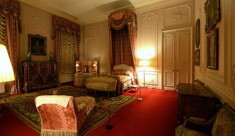 Waddesdon Manor | Pierre Jaquet | Flickr Manor Bedroom, Manor Interior, Waddesdon Manor, Time Well Spent, Stately Homes, English Country House, Stately Home, Great House, National Trust