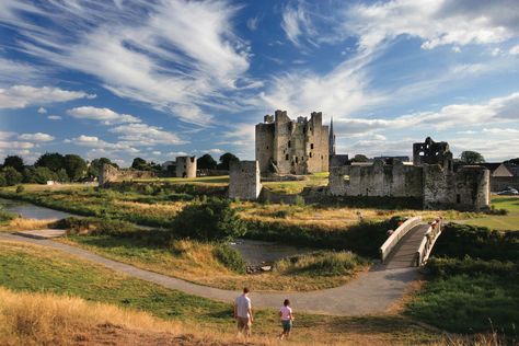 Tourism Ireland wants to help you bring a bit of the Irish spirit to your home in Canada this Christmas season and is proudly sponsoring a giveaway featuring delightful products from The Irish Design House in Toronto, Canada! Hill Of Tara, Family Banner, Lough Eske Castle, Brian Boru, Recipes Muffins, Dublin Travel, Irish Castles, Castles In Ireland, Irish Countryside