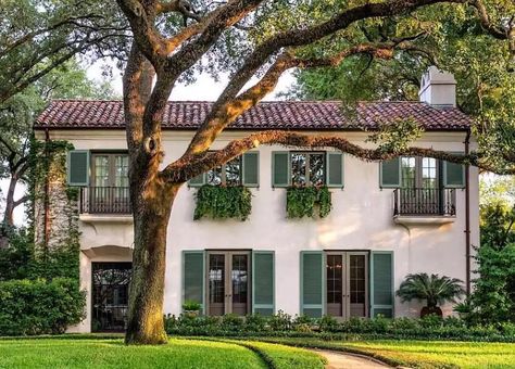 Stucco House Colors, Clay Tile Roof, Stucco Paint, Stucco House, Stucco Colors, Green Shutters, Tile Roof, Stucco Homes, Blush Beauty