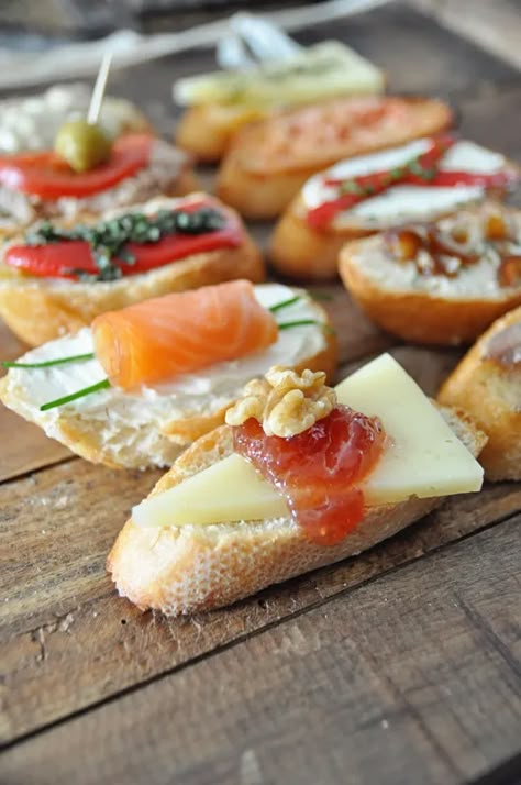 Tapas Night, Winter Appetizers, Spanish Tapas Recipes, Tapas Party, Crostini Appetizers, Tapas Dishes, Shrimp Avocado, Tapas Recipes, Spanish Tapas