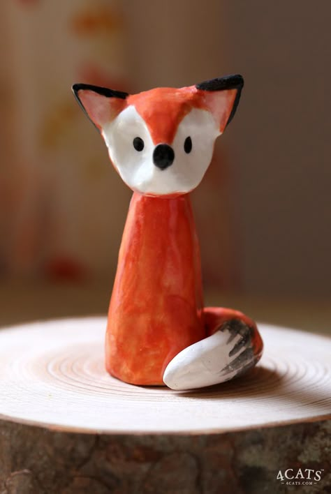 Clay Fox: Design and build a clay fox sculpture! Use professional art supplies to create your miniature masterpiece while learning fun hand-building and glazing techniques. Ideas For Clay, Clay Fox, Clay Art For Kids, Ceramic Fox, Clay Projects For Kids, Itsekovettuva Savi, Easy Clay Sculptures, Professional Art Supplies, Clay Crafts For Kids