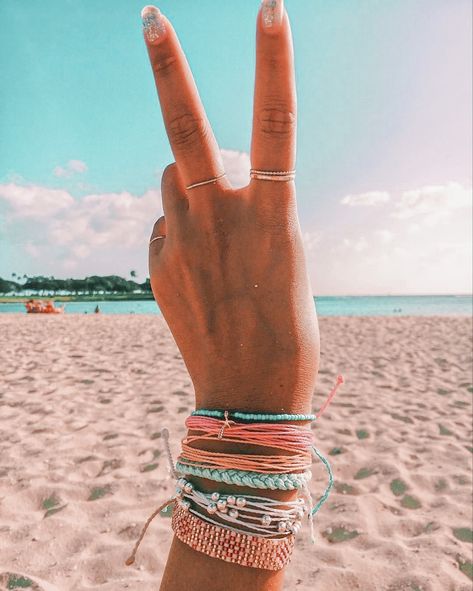 Peace sign hand with bracelets at magic island, oahu Hand With Bracelets, Peace Pictures, Sunnyvale California, Peace Sign Hand, Beach Wall Collage, Hand Photography, Magic Island, Blue Aesthetic Pastel, Art Friend