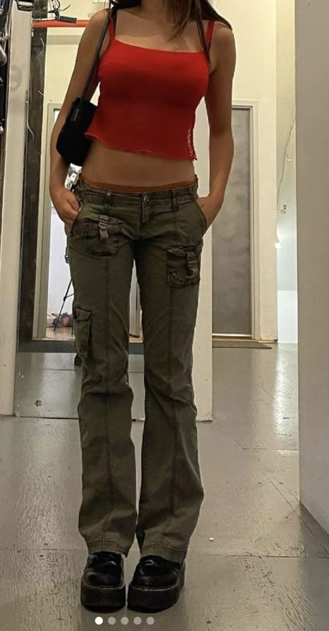 Low Rise Outfit, Low Rise Cargos, Downtown Outfits, Cargo Pants Outfit, Red Tank, Alternative Outfits, Outfit Goals, 2000s Fashion, Mode Inspiration