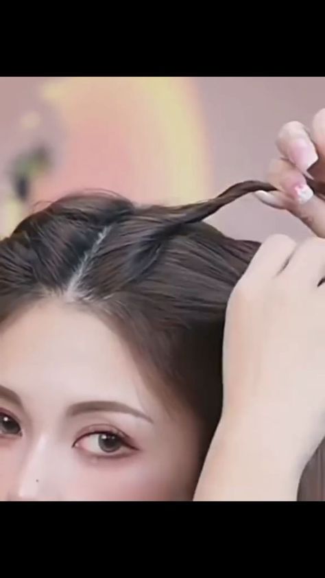 Sanggul Modern, Hair Style Vedio, Easy Hairstyles For Thick Hair, Cute Quick Hairstyles, Ponytail Hairstyles Easy, Mode Tips, Easy Hairstyles For Medium Hair, Hair Tips Video, Bun Hairstyle