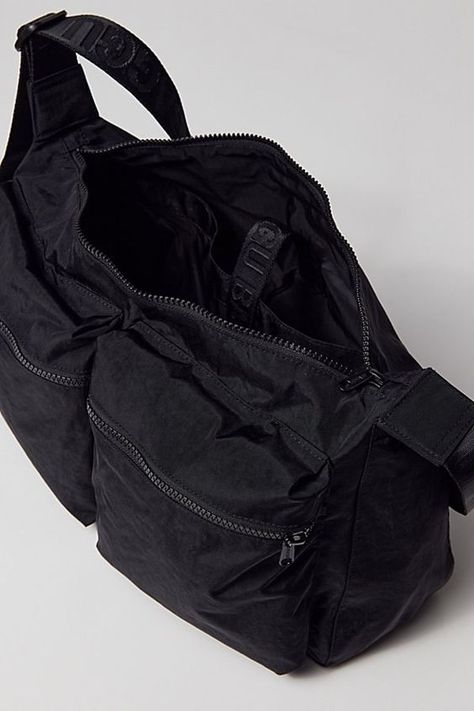 Very good product. Urban Outfitters School Bag, Crossbody School Bag Aesthetic, Cute Messenger Bags For School, Crossbody Bag For School, Baggu Crossbody Bag, Baggu Laptop Sleeve, Black Everyday Bag, Baggu Bag Aesthetic, Baggu Bag Outfit