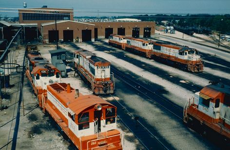 Frisco Railroad: Map, Photos, Logo, Roster, Timetables Frisco Railroad, Photos Logo, Bnsf Railway, Railroad Companies, Burlington Northern, Railroad Photos, Ship It, Round House, Steam Locomotive