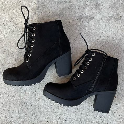 Black Low Heel Boots, Black Boots Ankle, Black Boot Heels, Prom Things, Soda Boots, Artsy Shoes, Descendants Dr, Black Dress Boots, Cute Shoes For Women