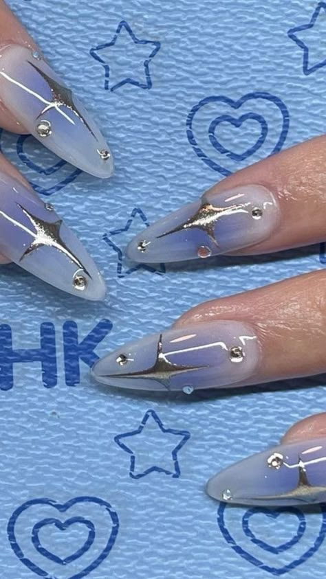 Blue And White Aura Nails, Blue And White Star Nails, Powder Blue Nails Designs, Silver Nails Chrome, Blue And Silver Nail Designs, Nails Chrome Powder, Blue Nails Aesthetic, Maintenance Week, White Blue Nails