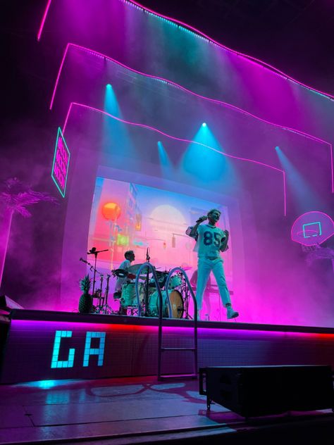 Glass Animals Aesthetic, Concert Visuals, App Organization, Dave Bayley, Animals Aesthetic, Music Artist, Glass Animals, My Favorite Music, Santa Barbara