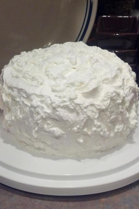 Sour Cream Coconut Cake Cream Coconut Cake, Sour Cream Coconut Cake, Coconut Treats, Coconut Icing, Coconut Cake Recipe, Yoghurt Cake, Pear Cake, Coconut Frosting, Sour Cream Cake