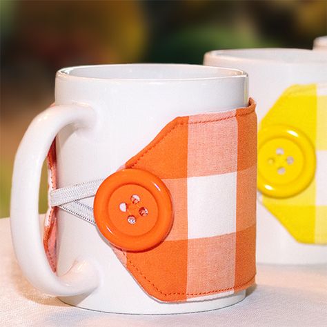 Mug Cozies Fabric, Diy Mug Cozy, Mug Cosy Sewing Pattern, Mug Cozy Sewing Pattern, Mug Cozy Pattern Free, Mug Cosy, Make A Mug, Sew Quilt, Fair Booth