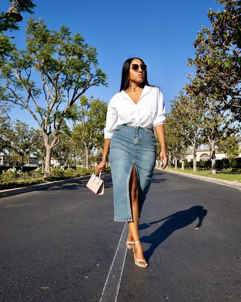 Just a cute casual look on this gorgeous day✨ Happy Thursday Loves♥️ #ootd Top @express Skirt @hm Bag @strathberry Shoes @express #ootdfashion #springfashion #springoutfit #casualoutfit #denimskirt #strathberry #outfits Jewelry Layering, Denim Ideas, Stylish Clothes, Skirt Style, Casual Chic Outfit, Chic Outfit, Happy Thursday, Casual Look, Look On