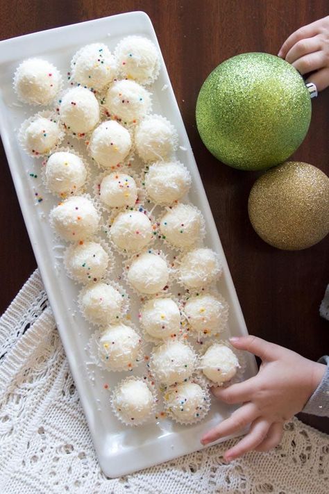 No-Bake Raffaello Coconut Balls Recipe Jello Balls, Rafaello Balls, Ferrero Raffaello, No Bake Cream Cheese Coconut Snowballs, Keto No Bake Coconut Balls, Healthy Raffaello Balls, No Bake Coconut Balls Recipe, Coconut Balls, Baking Recipes Cookies