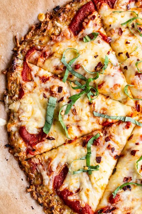 Make pizza healthy with this low-carb cauliflower pizza crust recipe. Only 6 ingredients and so easy! #cauliflower #cauliflowerpizza #cauliflowerpizzacrust #lowcarb #glutenfree #grainfree #eatingbirdfood Pizza Crust Easy, Pizza Healthy, Cauliflower Pizza Crust Recipe, Cauliflower Bread, Cauliflower Pizza Crust, Eating Bird Food, How To Make Cauliflower, Recipe Low Carb, Egg Diet Plan