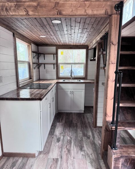 Did you know you can legally live full time in a tiny home on wheels in select Florida counties? This lot is available now & already zoned for tiny home living! We have an already built Goa model available off the lot. Buy it now and move onto your new 8 acre lot to live in your dream tiny home for only $120k (tiny house + land!!) We are happy to help you with the process of permitting and moving into your new tiny home! Message us today for more info 🏡 #tinyhomeliving #tinyhouseliving #... Tiny Home Living, Tiny Home On Wheels, Mobile Living, Tiny House Loft, House Loft, Home On Wheels, Trailer Home, Shepherds Hut, Tiny House Decor