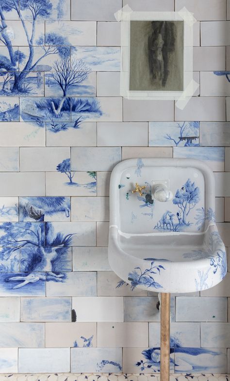 BDDW’s Blue-and-White Tile Bathroom Was One of the Biggest Hits of Milan Design Week Statement Tiles, Milan Furniture, White Bathroom Tiles, Painting Ceramic Tiles, Delft Tiles, Tile Trends, Traditional Tile, Hand Painted Tiles, Tile Inspiration